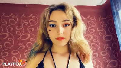 As lentes máxicas de realidade virtual déronme sexo con Harley Quinn
