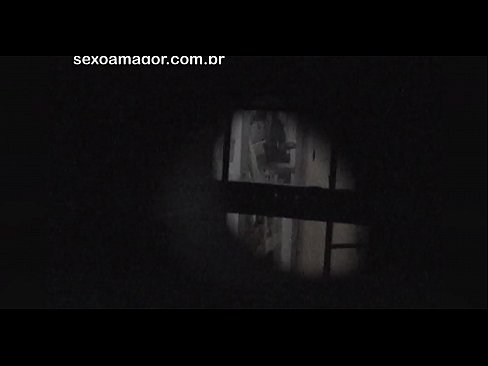 ❤️ Blondie é gravada en segredo por un voyeur do barrio escondido detrás de ladrillos ocos Porno na pornografía gl.com-pornzog.ru ﹏